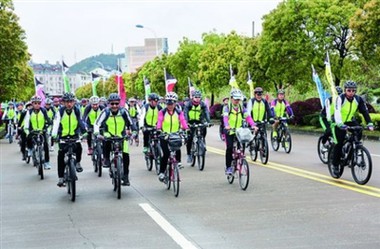 کاربرد نوارهای بازتابنده در لباس های فضای باز چیست؟